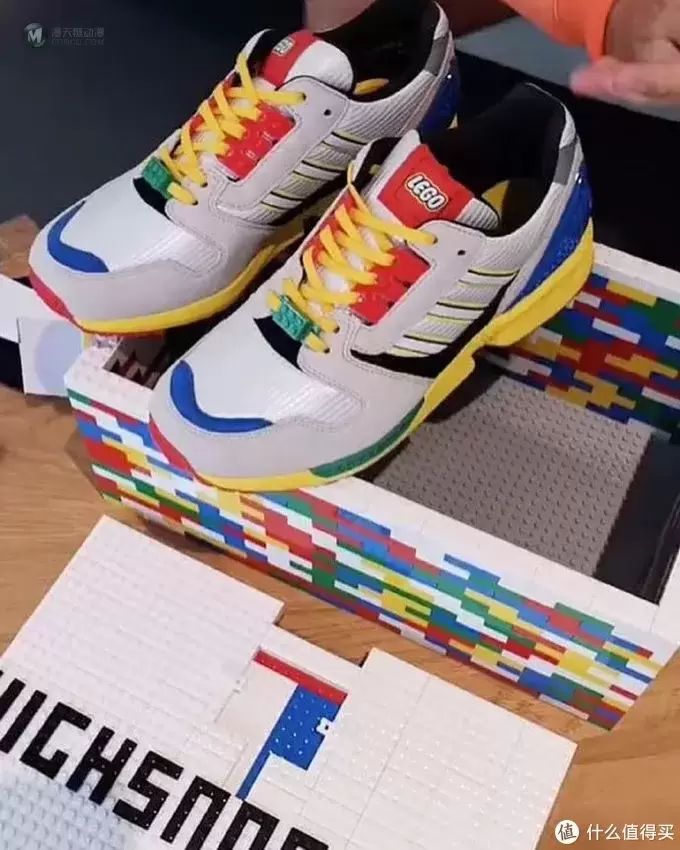 欢迎来到乐高世界:又是一场跨界合作 LEGO X adidas 联名公布 欢迎来到乐高世界:又是一场跨界合作 LEGO X adidas 联名公布