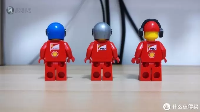 乐高手记 篇五十:这回来盒大的吧——LEGO 乐高 超级赛车系列 75913 法拉利车队 乐高手记 篇五十:这回来盒大的吧——LEGO 乐高 超级赛车系列 75913 法拉利车队