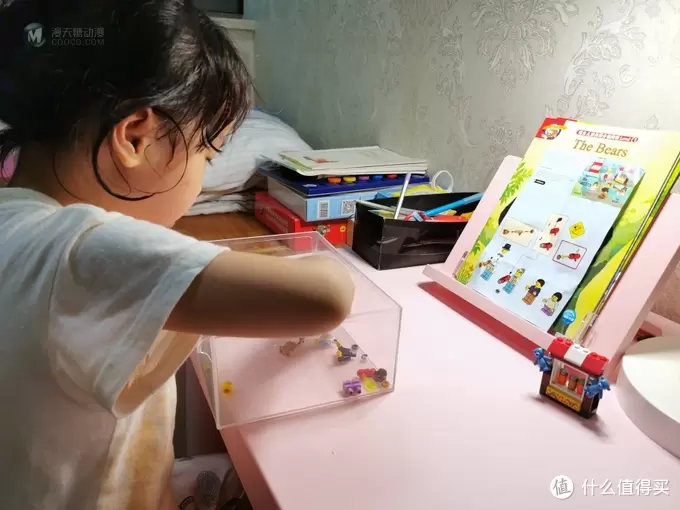 乐高 篇五:40373+10260=三个印章+编号纪念颗粒!40373开箱(包) 乐高 篇五:40373+10260=三个印章+编号纪念颗粒!40373开箱(包)