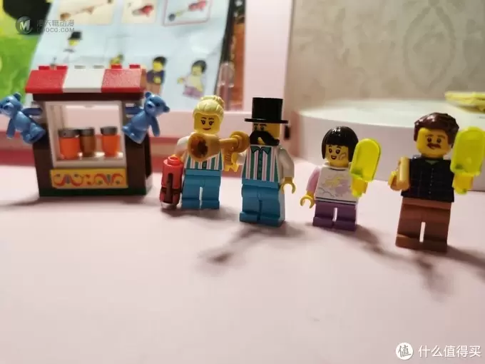 乐高 篇五:40373+10260=三个印章+编号纪念颗粒!40373开箱(包) 乐高 篇五:40373+10260=三个印章+编号纪念颗粒!40373开箱(包)