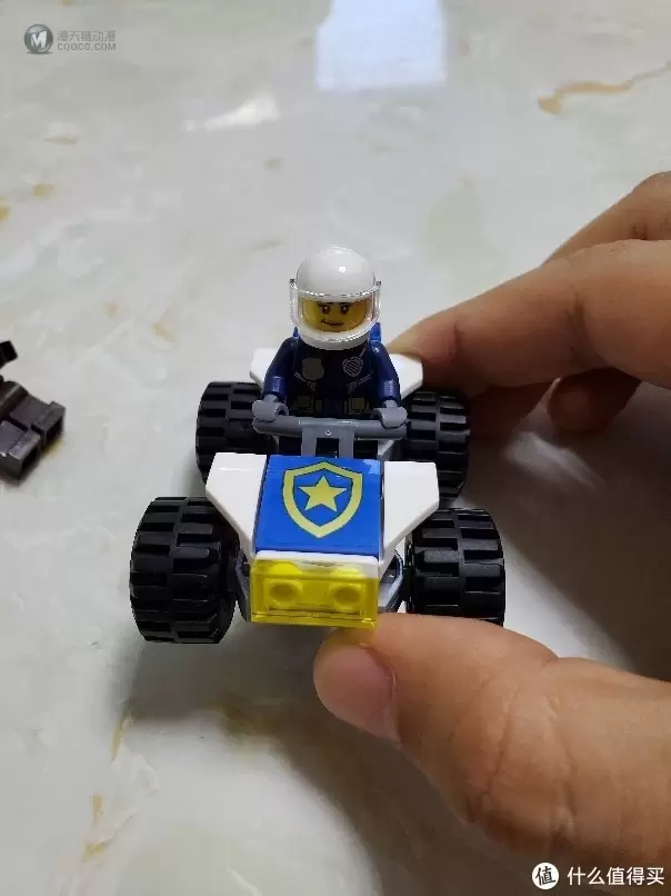 618孩子的礼物: 乐高 城市组 60243 警用直升机大追击开箱 618孩子的礼物: 乐高 城市组 60243 警用直升机大追击开箱