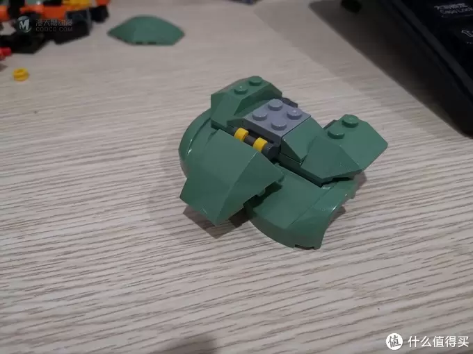 老杨的玩具仓库 篇二十六:LEGO 75976 套内MOC 坦克 老杨的玩具仓库 篇二十六:LEGO 75976 套内MOC 坦克
