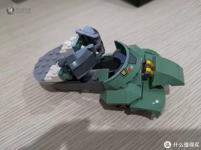 老杨的玩具仓库 篇二十六:LEGO 75976 套内MOC 坦克 老杨的玩具仓库 篇二十六:LEGO 75976 套内MOC 坦克
