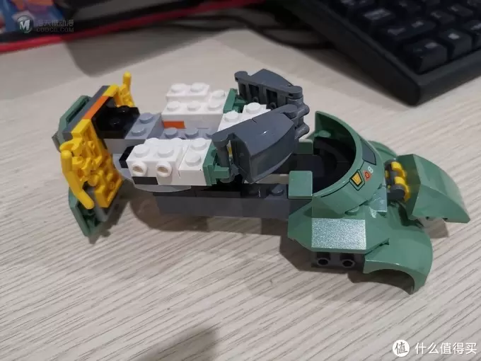 老杨的玩具仓库 篇二十六:LEGO 75976 套内MOC 坦克 老杨的玩具仓库 篇二十六:LEGO 75976 套内MOC 坦克