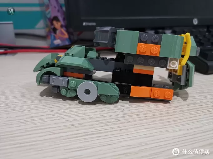 老杨的玩具仓库 篇二十六:LEGO 75976 套内MOC 坦克 老杨的玩具仓库 篇二十六:LEGO 75976 套内MOC 坦克