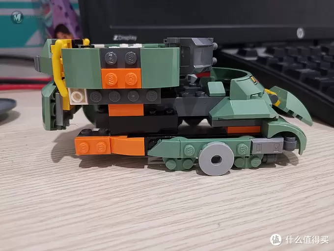 老杨的玩具仓库 篇二十六:LEGO 75976 套内MOC 坦克 老杨的玩具仓库 篇二十六:LEGO 75976 套内MOC 坦克