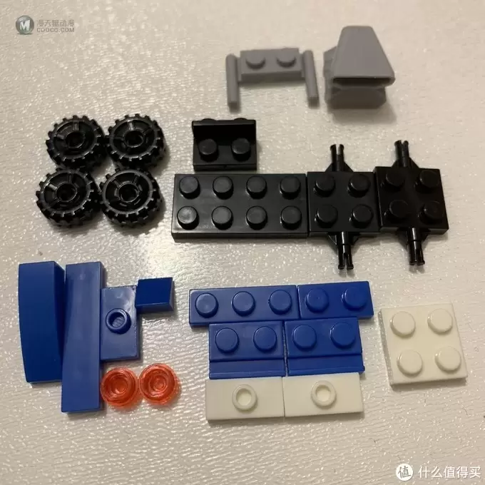 伪乐高迷的养成,大男孩才有的爱好,开箱测评简易拼凑小赛车 伪乐高迷的养成,大男孩才有的爱好,开箱测评简易拼凑小赛车