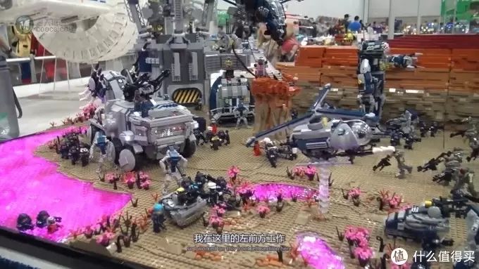 14位玩家拼搭的乐高巨型星际对战场景【酷玩潮】 14位玩家拼搭的乐高巨型星际对战场景【酷玩潮】