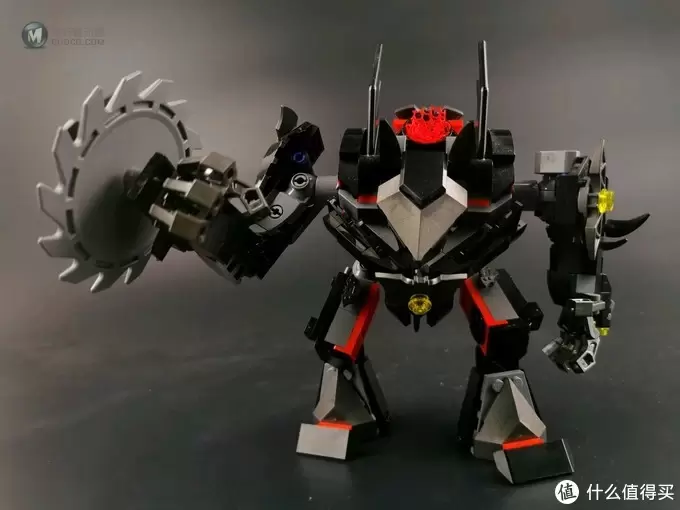 乐高DC坑 篇十五:蝙蝠侠开高达?乐高76117蝙蝠机甲VS毒藤机甲评测 乐高DC坑 篇十五:蝙蝠侠开高达?乐高76117蝙蝠机甲VS毒藤机甲评测
