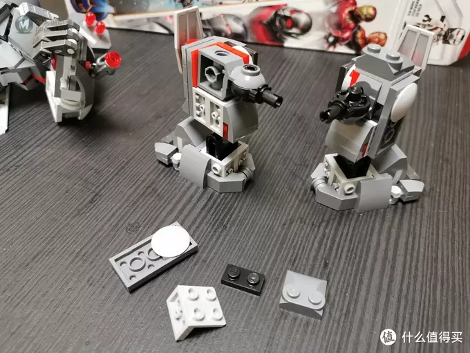 LEGO 76124战争机器重武装机甲的站直小改造 LEGO 76124战争机器重武装机甲的站直小改造
