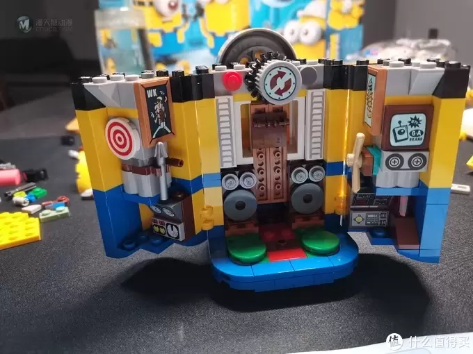 老杨的玩具仓库 篇二十:老杨的玩具仓库二十一:LEGO 小黄人秘密基地 75551 老杨的玩具仓库 篇二十:老杨的玩具仓库二十一:LEGO 小黄人秘密基地 75551