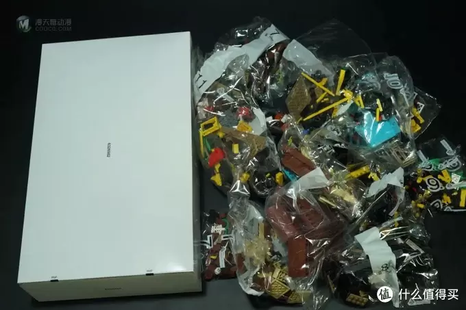 积木的世界 篇二十:黑色梭鱼现 依依海盗湾——乐高21322梭鱼湾的海盗 积木的世界 篇二十:黑色梭鱼现 依依海盗湾——乐高21322梭鱼湾的海盗