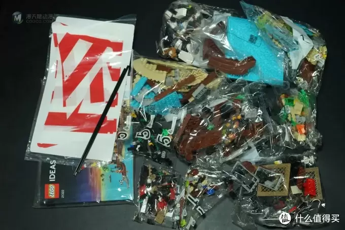 积木的世界 篇二十:黑色梭鱼现 依依海盗湾——乐高21322梭鱼湾的海盗 积木的世界 篇二十:黑色梭鱼现 依依海盗湾——乐高21322梭鱼湾的海盗