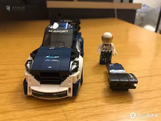 乐高乐趣多,75885开箱拼装福特M-sport WRC! 乐高乐趣多,75885开箱拼装福特M-sport WRC!