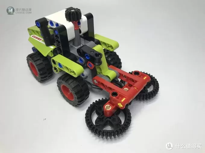 麻雀虽小:LEGO 乐高 机械组系列 42102 迷你克拉斯拖拉机 麻雀虽小:LEGO 乐高 机械组系列 42102 迷你克拉斯拖拉机