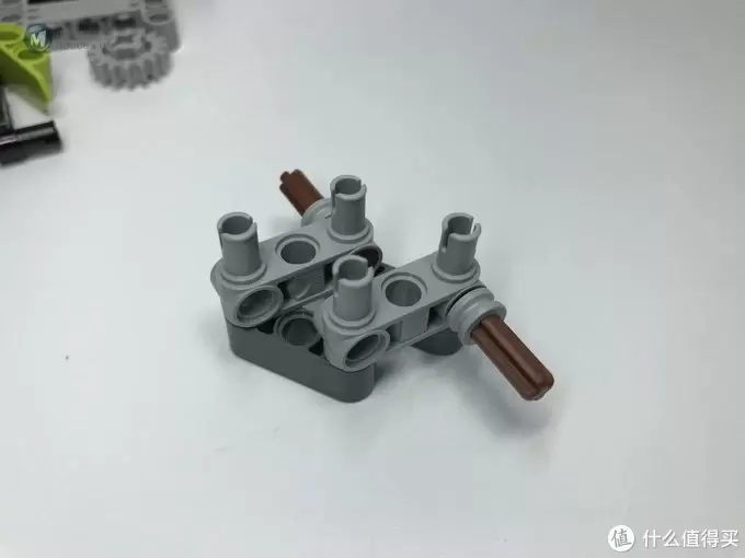 麻雀虽小:LEGO 乐高 机械组系列 42102 迷你克拉斯拖拉机 麻雀虽小:LEGO 乐高 机械组系列 42102 迷你克拉斯拖拉机
