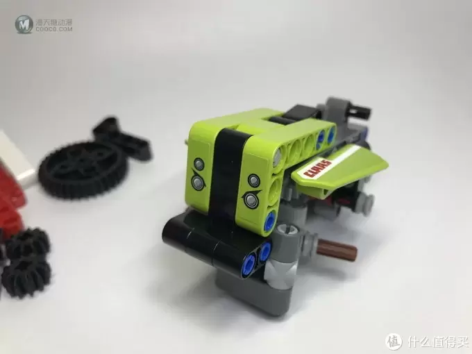 麻雀虽小:LEGO 乐高 机械组系列 42102 迷你克拉斯拖拉机 麻雀虽小:LEGO 乐高 机械组系列 42102 迷你克拉斯拖拉机