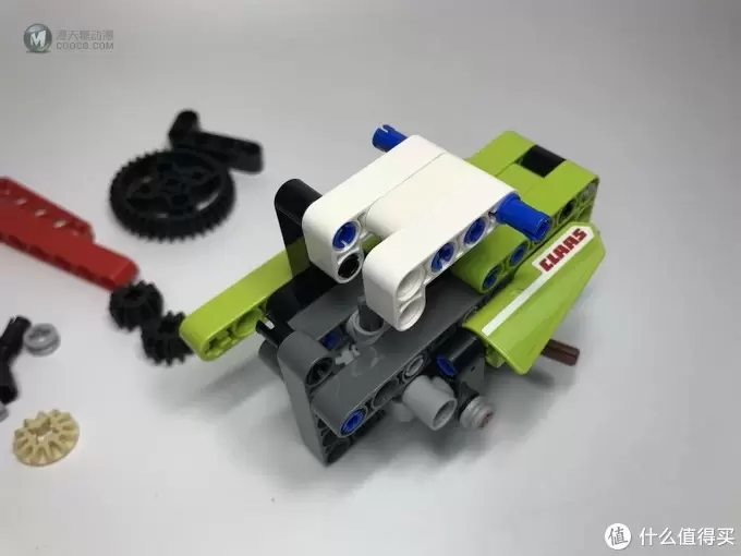麻雀虽小:LEGO 乐高 机械组系列 42102 迷你克拉斯拖拉机 麻雀虽小:LEGO 乐高 机械组系列 42102 迷你克拉斯拖拉机