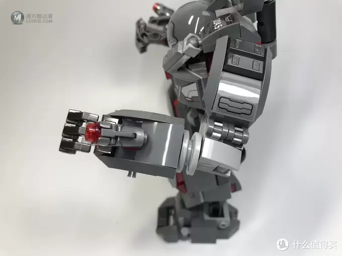 好玩的LEGO:乐高76124 战争机器重武装机甲 好玩的LEGO:乐高76124 战争机器重武装机甲