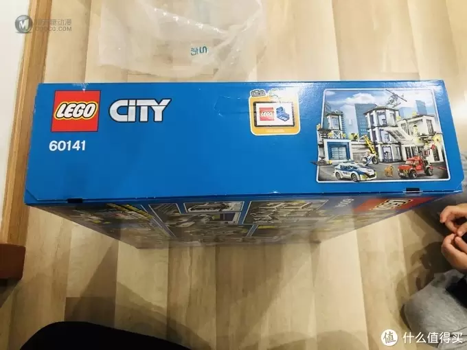 以娃之名,大小男孩共乐——晒新入手的LEGO乐高城市系列60141警察总局套装 以娃之名,大小男孩共乐——晒新入手的LEGO乐高城市系列60141警察总局套装