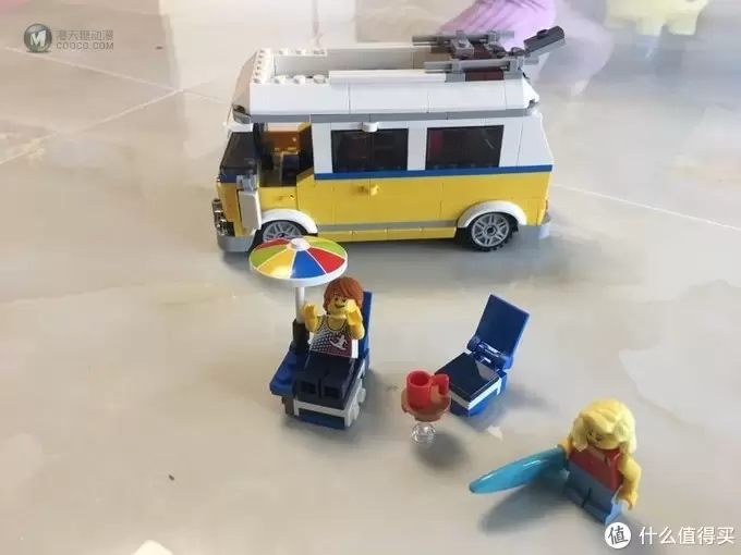 乐高 篇三:乐高创意三合一之31079 阳光海滩房车拼起来 乐高 篇三:乐高创意三合一之31079 阳光海滩房车拼起来