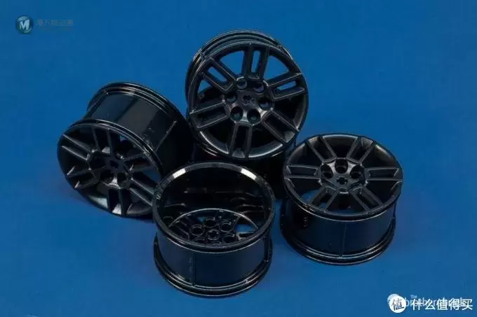 拼装一辆连发动机都还原出来的乐高路虎车模是一种什么体验 拼装一辆连发动机都还原出来的乐高路虎车模是一种什么体验