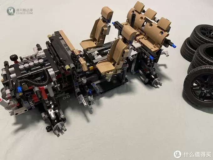 哪个男孩不想拥有一辆属于自己的路虎——乐高LEGO 42110科技系列 路虎卫士 评测 哪个男孩不想拥有一辆属于自己的路虎——乐高LEGO 42110科技系列 路虎卫士 评测