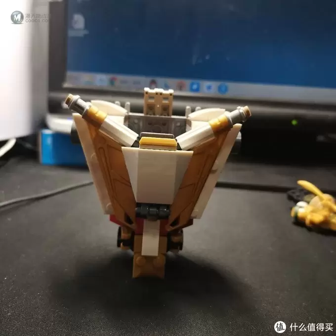 老杨的玩具仓库 篇十四:幻影忍者 71702 黄金机甲 老杨的玩具仓库 篇十四:幻影忍者 71702 黄金机甲