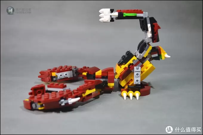 MOC 篇十一:乐高积木31073(神秘怪兽-套内改二变机器人) MOC 篇十一:乐高积木31073(神秘怪兽-套内改二变机器人)