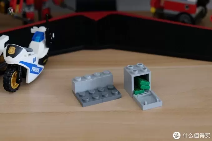 乐高手记 篇三十九:宅在家中无从乐,不如拆盒乐高做——LEGO 乐高60137 拖车追逐 乐高手记 篇三十九:宅在家中无从乐,不如拆盒乐高做——LEGO 乐高60137 拖车追逐