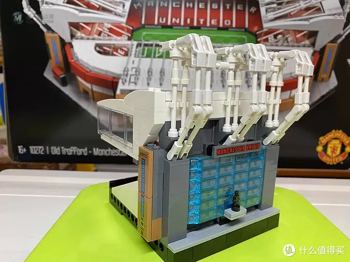 庆祝红魔曼联主场球馆建立110周年一乐高10272老特拉福德球场+上海乐高旗舰店打卡 庆祝红魔曼联主场球馆建立110周年一乐高10272老特拉福德球场+上海乐高旗舰店打卡
