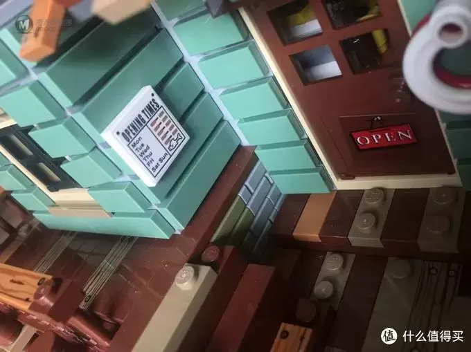 爱是陪伴,小心陪爸爸拼积木之乐高渔屋(21310) 爱是陪伴,小心陪爸爸拼积木之乐高渔屋(21310)