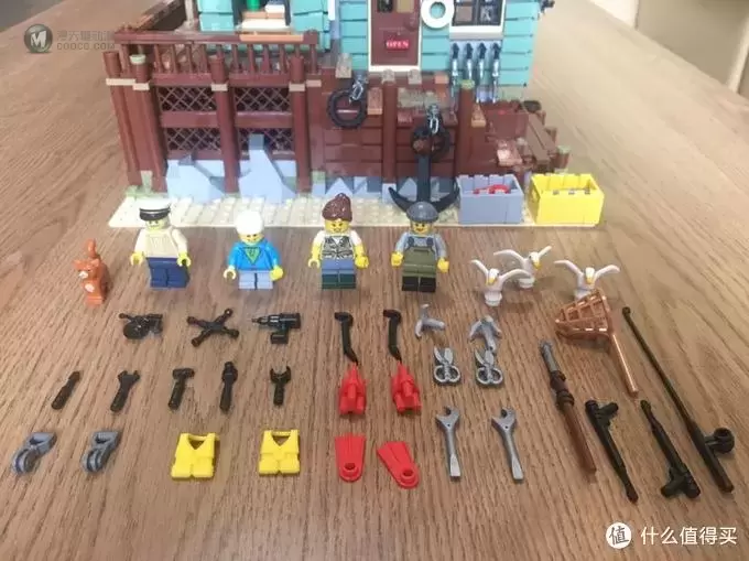爱是陪伴,小心陪爸爸拼积木之乐高渔屋(21310) 爱是陪伴,小心陪爸爸拼积木之乐高渔屋(21310)