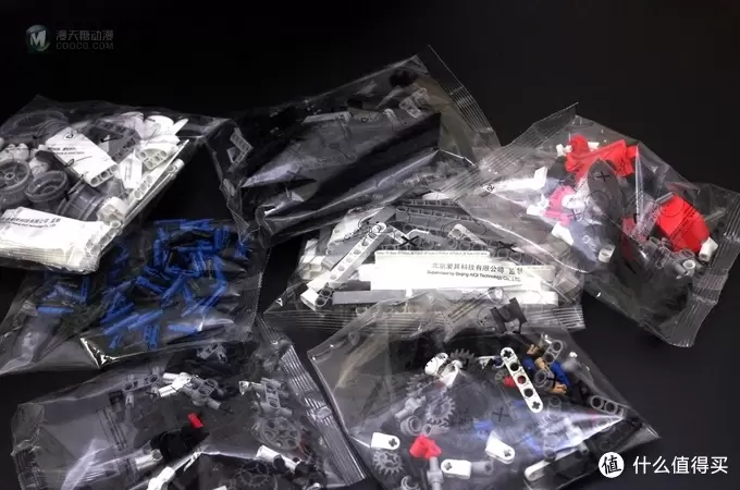每一个男孩都有一个布鲁谢特梦— 米兔积木 1:16工程吊车 每一个男孩都有一个布鲁谢特梦— 米兔积木 1:16工程吊车