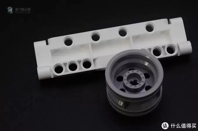 每一个男孩都有一个布鲁谢特梦— 米兔积木 1:16工程吊车 每一个男孩都有一个布鲁谢特梦— 米兔积木 1:16工程吊车