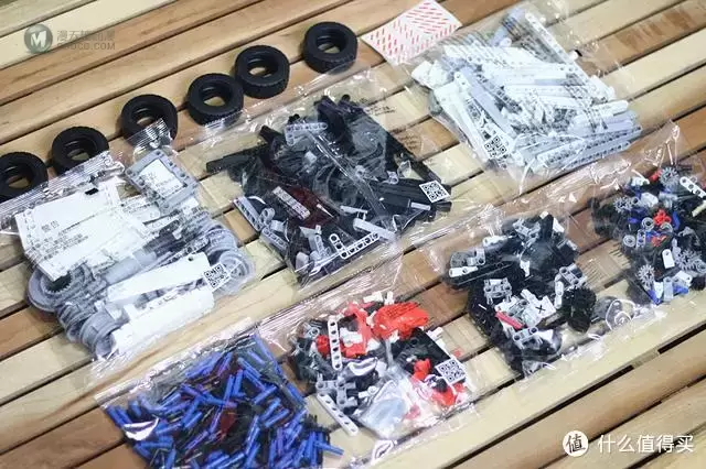 满足宝宝的机械好奇心 米兔积木工程吊车 满足宝宝的机械好奇心 米兔积木工程吊车