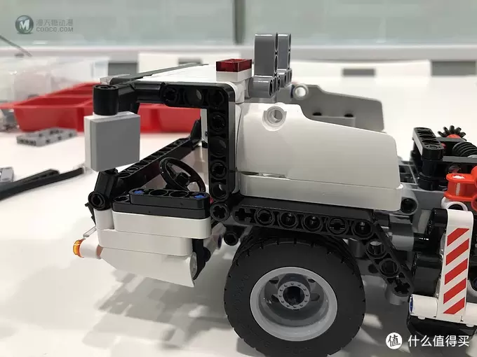 非乐高拼搭玩具初体验—米兔积木工程吊车 非乐高拼搭玩具初体验—米兔积木工程吊车