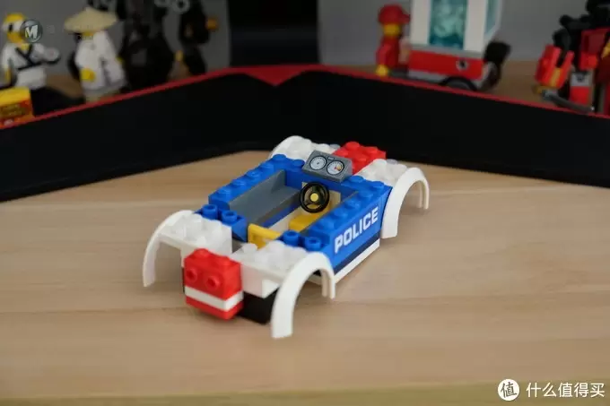 城市中不可或缺的一部分——LEGO 乐高 城市系列 60239 巡逻警车 城市中不可或缺的一部分——LEGO 乐高 城市系列 60239 巡逻警车