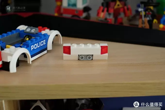 城市中不可或缺的一部分——LEGO 乐高 城市系列 60239 巡逻警车 城市中不可或缺的一部分——LEGO 乐高 城市系列 60239 巡逻警车