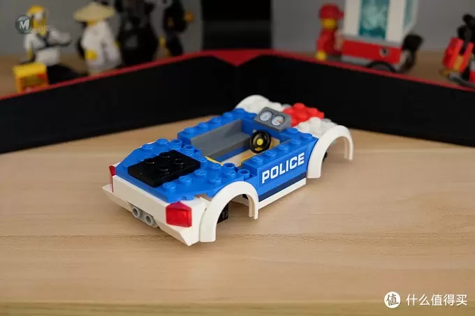 城市中不可或缺的一部分——LEGO 乐高 城市系列 60239 巡逻警车 城市中不可或缺的一部分——LEGO 乐高 城市系列 60239 巡逻警车
