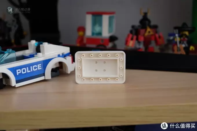 城市中不可或缺的一部分——LEGO 乐高 城市系列 60239 巡逻警车 城市中不可或缺的一部分——LEGO 乐高 城市系列 60239 巡逻警车