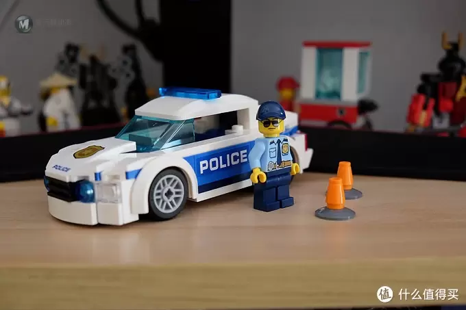 城市中不可或缺的一部分——LEGO 乐高 城市系列 60239 巡逻警车 城市中不可或缺的一部分——LEGO 乐高 城市系列 60239 巡逻警车