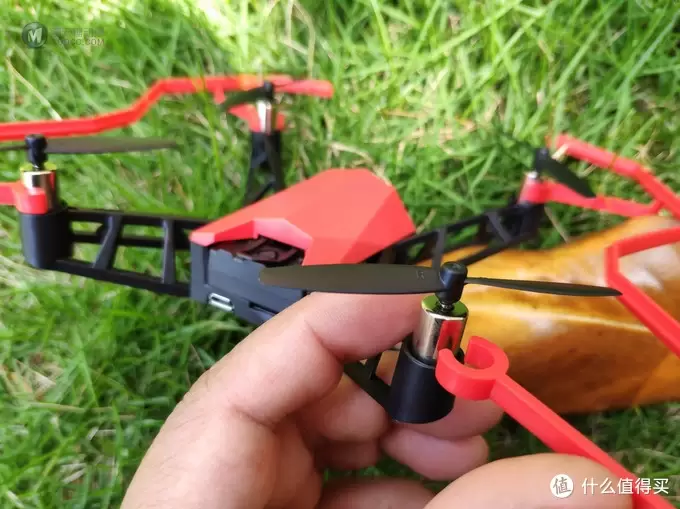 意念控制好神奇,UDrone意念无人机体验玩 意念控制好神奇,UDrone意念无人机体验玩