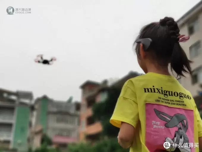 意念控制好神奇,UDrone意念无人机体验玩 意念控制好神奇,UDrone意念无人机体验玩