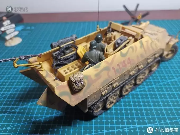FOV 1:32 Sd.kfz. 251/9 半履带装甲车 FOV 1:32 Sd.kfz. 251/9 半履带装甲车