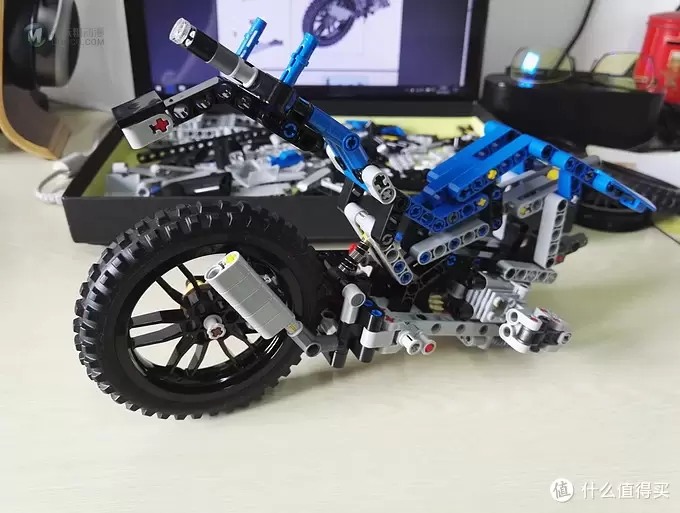 我的乐高拼砌初体验—LEGO 乐高 42063 宝马摩托车 晒单 我的乐高拼砌初体验—LEGO 乐高 42063 宝马摩托车 晒单