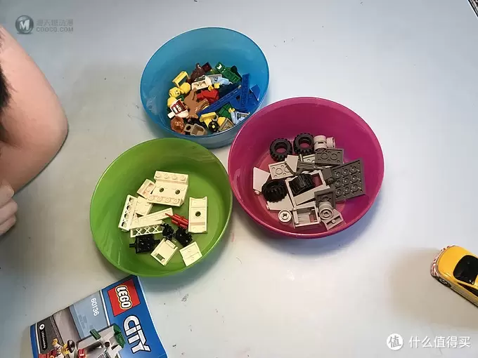 乐高这个大坑 篇二十七:LEGO 60136 警察局入门套装 乐高这个大坑 篇二十七:LEGO 60136 警察局入门套装
