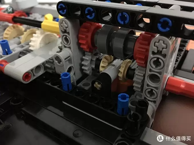 我的LEGO科技系列 篇一:买得起的保时捷 — 42056 Porsche 911 GT3 我的LEGO科技系列 篇一:买得起的保时捷 — 42056 Porsche 911 GT3