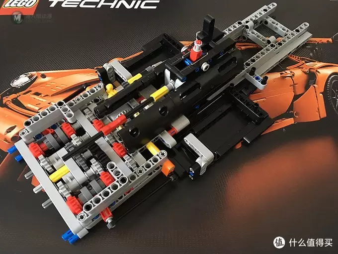 我的LEGO科技系列 篇一:买得起的保时捷 — 42056 Porsche 911 GT3 我的LEGO科技系列 篇一:买得起的保时捷 — 42056 Porsche 911 GT3