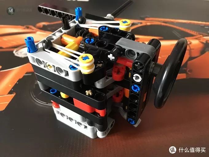 我的LEGO科技系列 篇一:买得起的保时捷 — 42056 Porsche 911 GT3 我的LEGO科技系列 篇一:买得起的保时捷 — 42056 Porsche 911 GT3